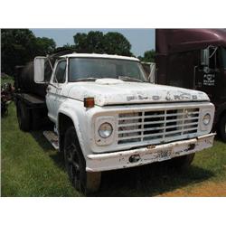 F700 FORD DISTRIBUTOR TRUCK