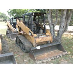 CAT 257 SKID STEER LOADER