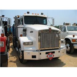 1994 KENWORTH T800 FUEL & LUB TRUCK