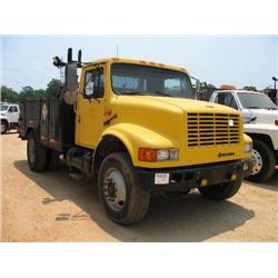1992 INTERNATONAL 4900 FUEL & LUBE SERVICE TRUCK