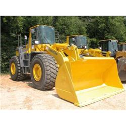 KOMATSU WA420-3L RUBBER TIRED LOADER