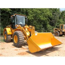 HYUNDAI HL740-7 RUBBER TIRED LOADER