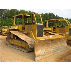 CAT D5M LGP CRAWLER TRACTOR