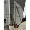 Image 1 : Shovel and pickax