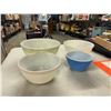 Image 2 : Pyrex nesting bowls