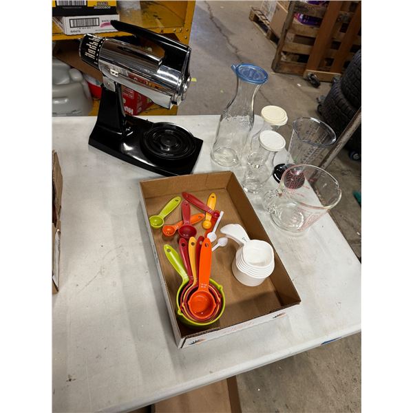 Miscellaneous kitchen