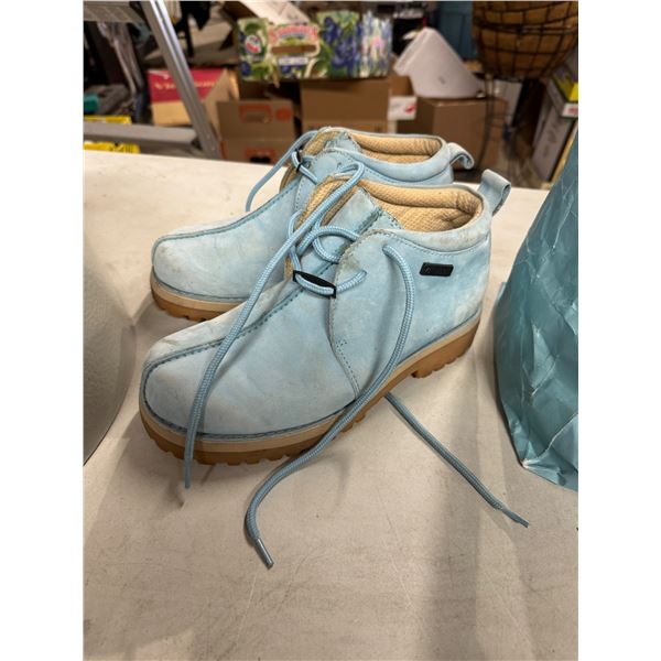 Roots shoes, size 7