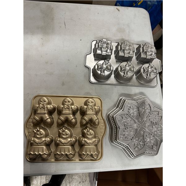 Seasonal baking pans