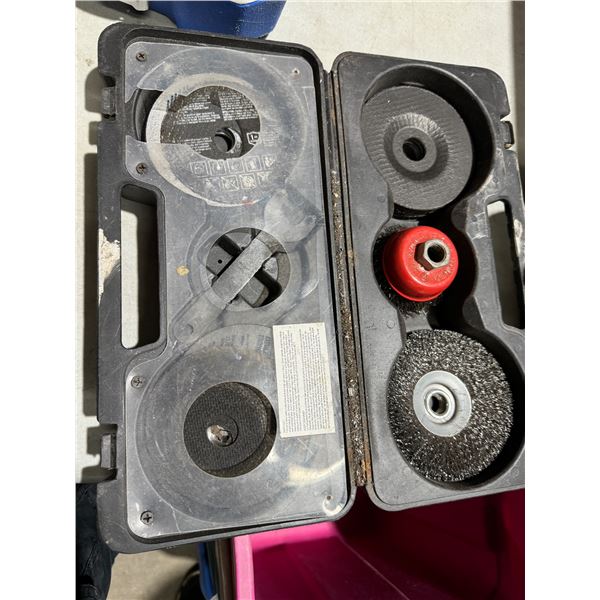 Grinding discs and brushes