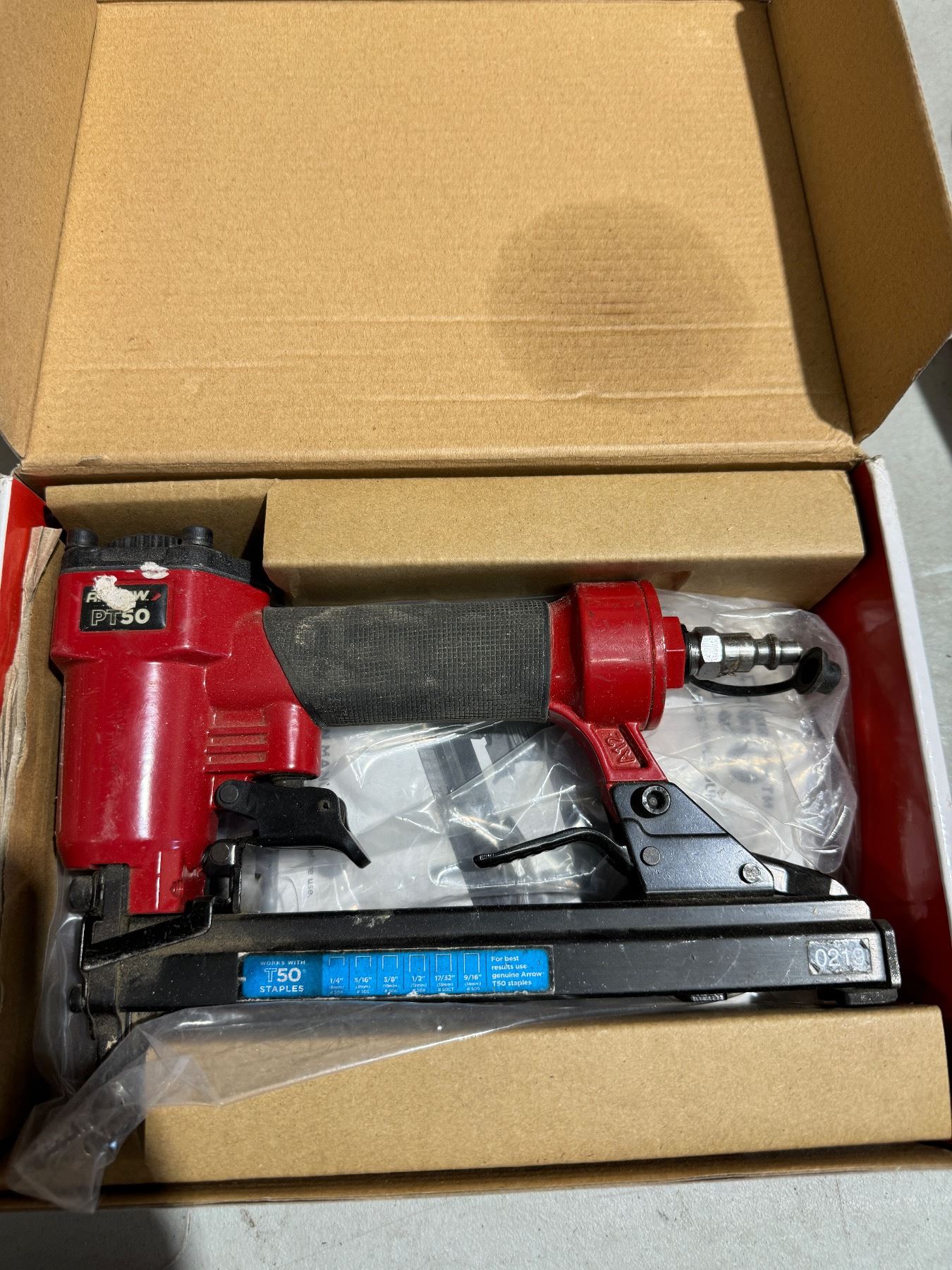 Pneumatic stapler