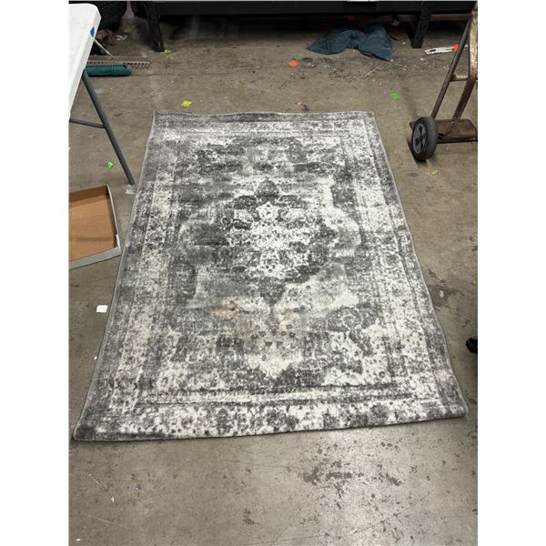 Small carpet 4' x 6'