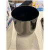 Image 2 : Planter/wastebasket/decor