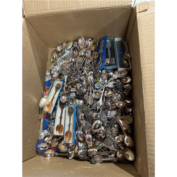 Large lot of collectors, spoons