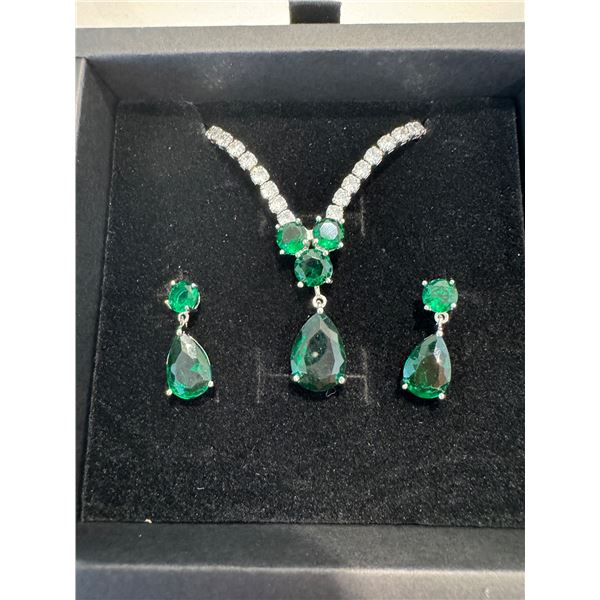 New smart life, platinum plated, two piece emerald pair set necklace/dangle earrings
