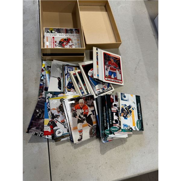 Assortment of hockey cards
