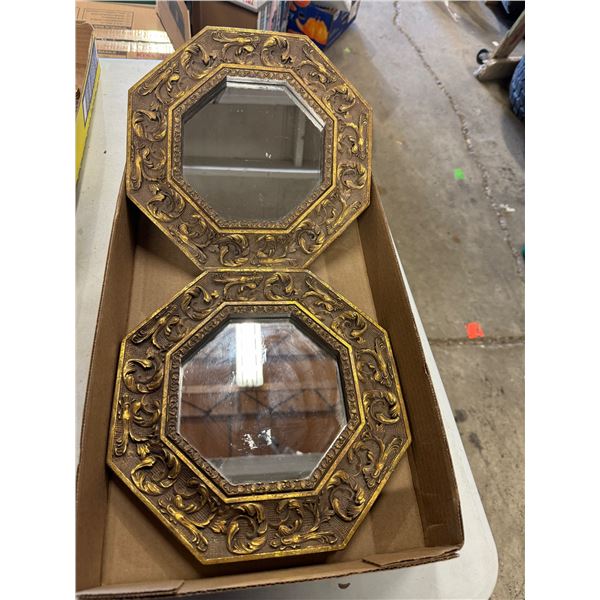 Decor, mirrors, ornate