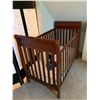 Image 2 : Graco crib comes with the mattress and some bedding