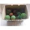 Image 2 : Lot of Decorative Greenery Balls | Other Balls & Pinecones