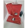 Image 3 : On Choice | Lot of 5 New Red Paper Table Cloths ~! Perfect for summertime!
