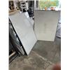 Image 1 : white boards