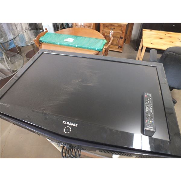 Samsung 40" TV w/ Remote