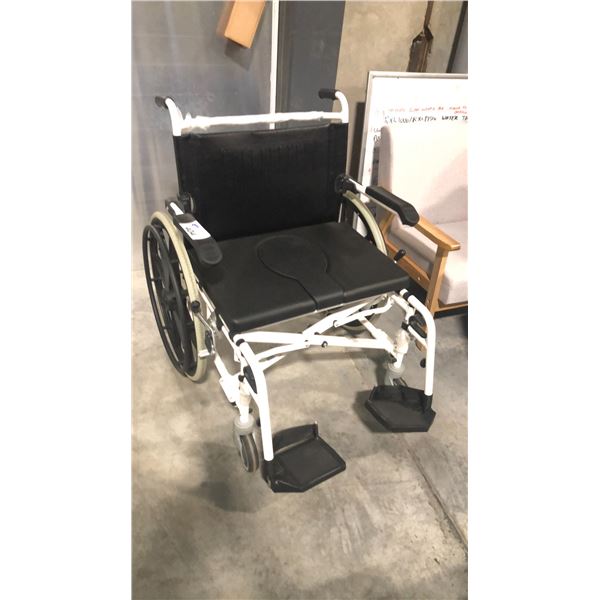 3-IN-1 ALUMINUM TRANSPORT, COMMODE AND SHOWER WHEELCHAIR (HEAVY DUTY) SM07LF-18