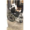 Image 2 : 3-IN-1 ALUMINUM TRANSPORT, COMMODE AND SHOWER WHEELCHAIR (HEAVY DUTY) SM07LF-18