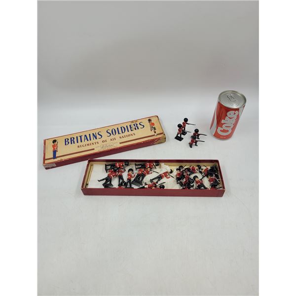 Vintage Cast British Soldiers in Original Box
