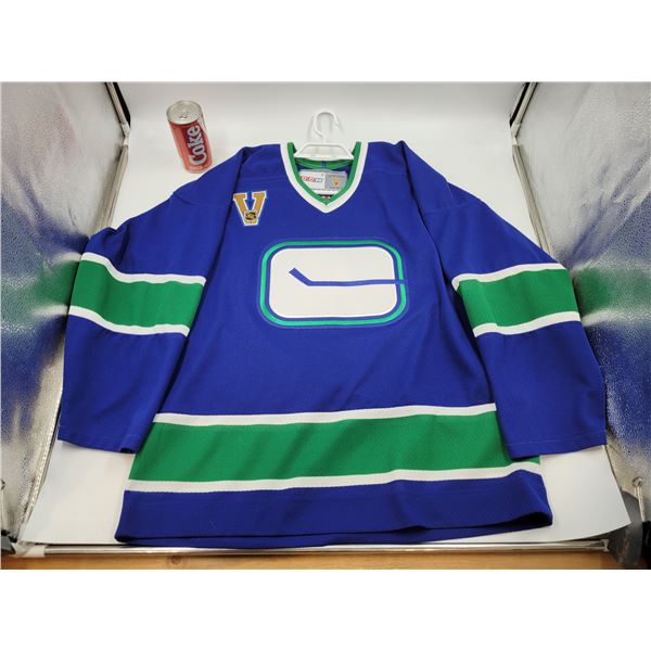 Canucks Adult Med Jersey