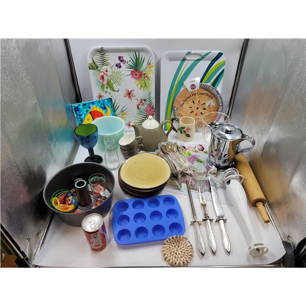 Lot of Kitchenware & Decor (some vintage)