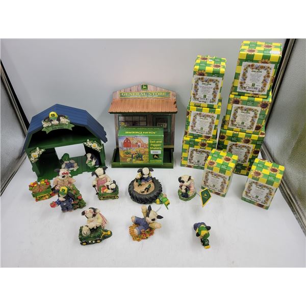 Vintage Collectable John Deere Mary's Moo Moos Figurine Set
