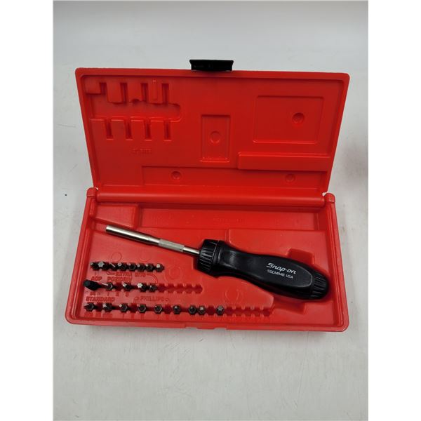 Snap On SSO-MR4B Screw Driver w/ Bits