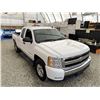 Image 10 : F6A --  2008 CHEVROLET SILVERADO LT 4X4 WHITE 256684 KMS