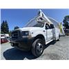 Image 2 : 0G --  2002 FORD F-550 SUPER DUTY BUCKET TRUCK WHITE 36,917 KMS