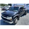 Image 4 : F6B --  2002 CHEVROLET SILVERADO 3500HD BLACK 162668 KMS