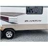 Image 12 : 0C --  2009 QUANTAM BY FLEETWOOD 5TH WHEEL 38FT WHITE/BURGUNDY
