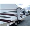 Image 21 : 0C --  2009 QUANTAM BY FLEETWOOD 5TH WHEEL 38FT WHITE/BURGUNDY