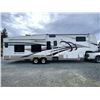 Image 2 : 0C --  2009 QUANTAM BY FLEETWOOD 5TH WHEEL 38FT WHITE/BURGUNDY