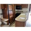 Image 39 : 0C --  2009 QUANTAM BY FLEETWOOD 5TH WHEEL 38FT WHITE/BURGUNDY