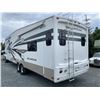 Image 5 : 0C --  2009 QUANTAM BY FLEETWOOD 5TH WHEEL 38FT WHITE/BURGUNDY