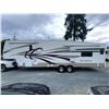 Image 6 : 0C --  2009 QUANTAM BY FLEETWOOD 5TH WHEEL 38FT WHITE/BURGUNDY