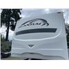 Image 8 : 0C --  2009 QUANTAM BY FLEETWOOD 5TH WHEEL 38FT WHITE/BURGUNDY