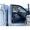 Image 30 : 0G --  2002 FORD F-550 SUPER DUTY BUCKET TRUCK WHITE 36,917 KMS