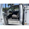 Image 56 : 0G --  2002 FORD F-550 SUPER DUTY BUCKET TRUCK WHITE 36,917 KMS