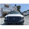 Image 6 : 0G --  2002 FORD F-550 SUPER DUTY BUCKET TRUCK WHITE 36,917 KMS