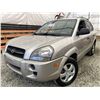 Image 1 : A11 --  2006 HYUNDAI TUCSON SILVER 307855 KMS