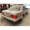 Image 15 : A12D --  1999 MERCEDES E320 GOLD 179603 KMS