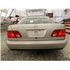 Image 17 : A12D --  1999 MERCEDES E320 GOLD 179603 KMS
