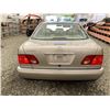 Image 18 : A12D --  1999 MERCEDES E320 GOLD 179603 KMS