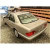 Image 22 : A12D --  1999 MERCEDES E320 GOLD 179603 KMS